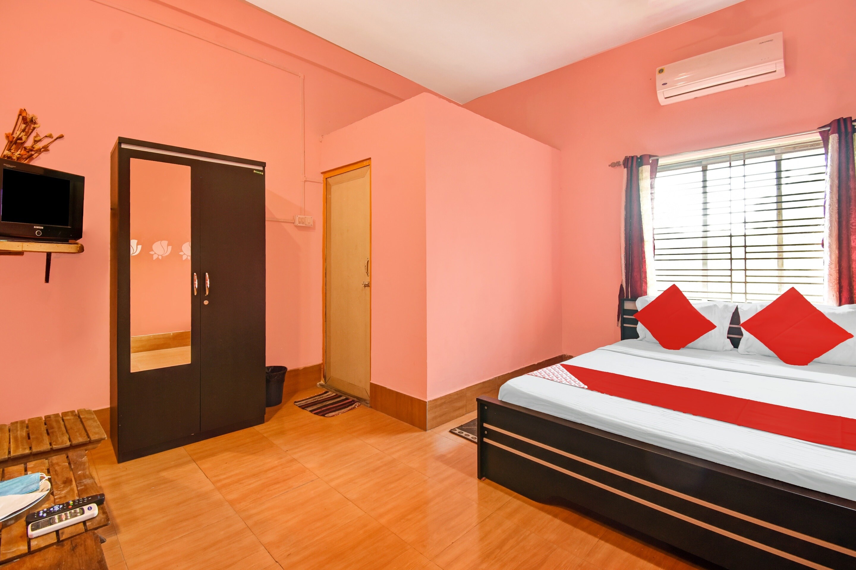 Hotel O Adorini Guest House - Tap to explore photos
