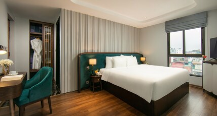 May De Ville Lakeside Hotel Room Type - Executive Balcony