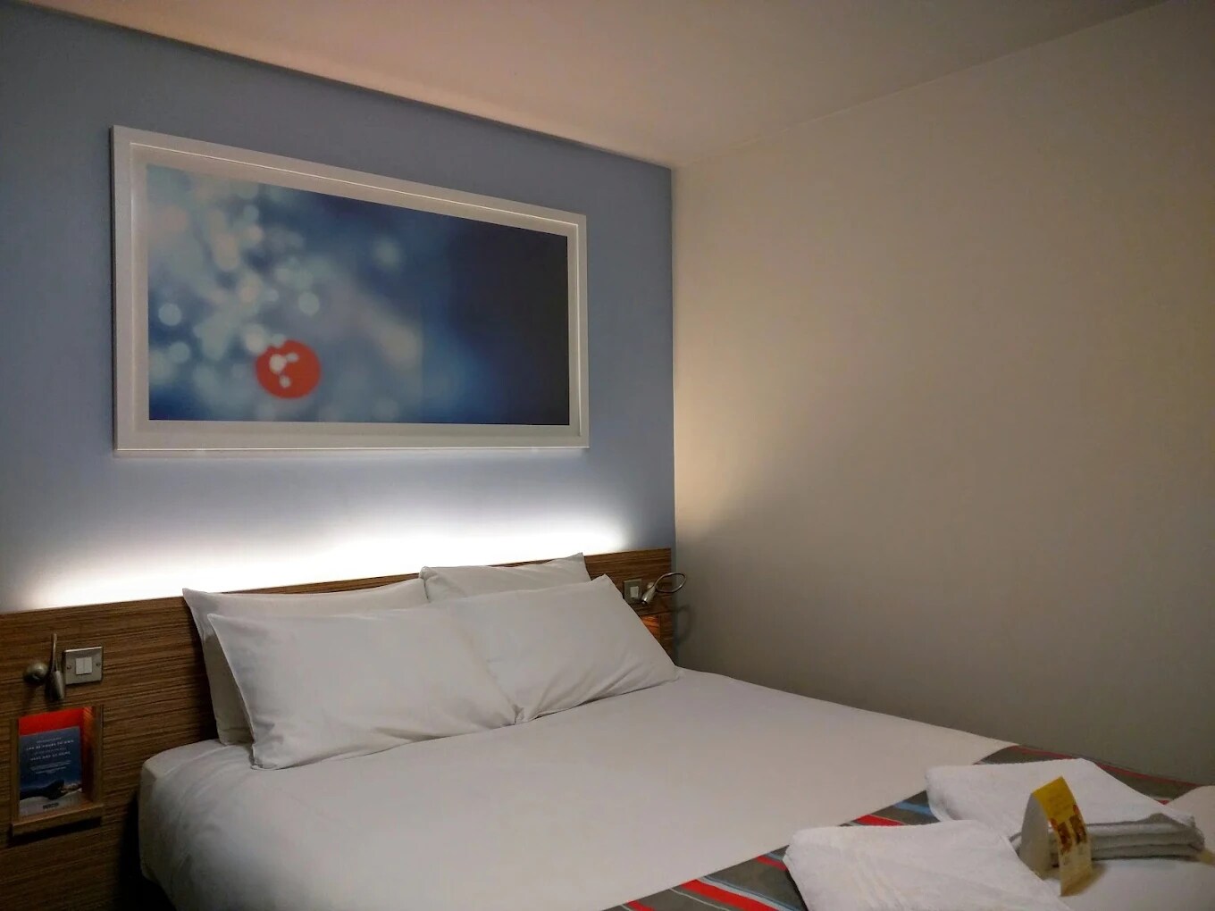 Travelodge London Barking - Tap to explore photos