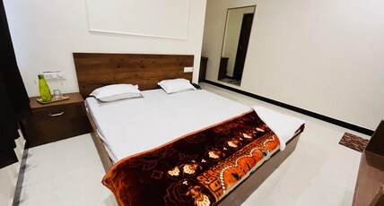 Hotel Jayashree Room Type - Deluxe Room