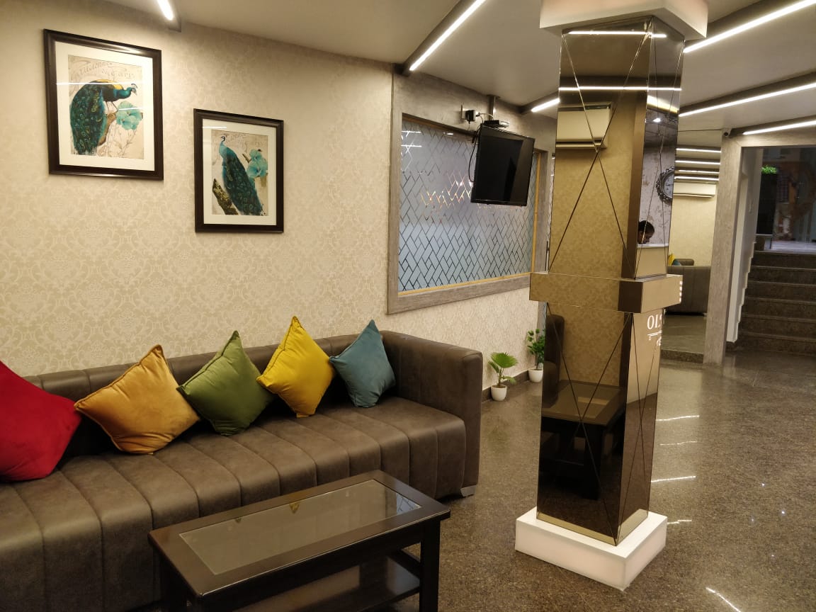 LA' IMPERIO - Tap to explore photos