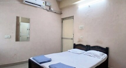 Inndoors Lodge Room Type - STANDARD AC ROOM
