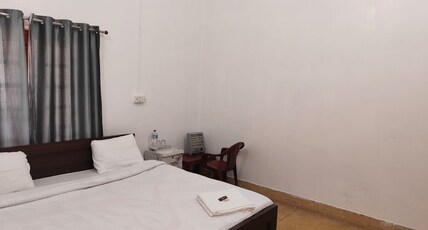 Sangam Rivera @50m from Prayagraj Junction Room Type - Deluxe room