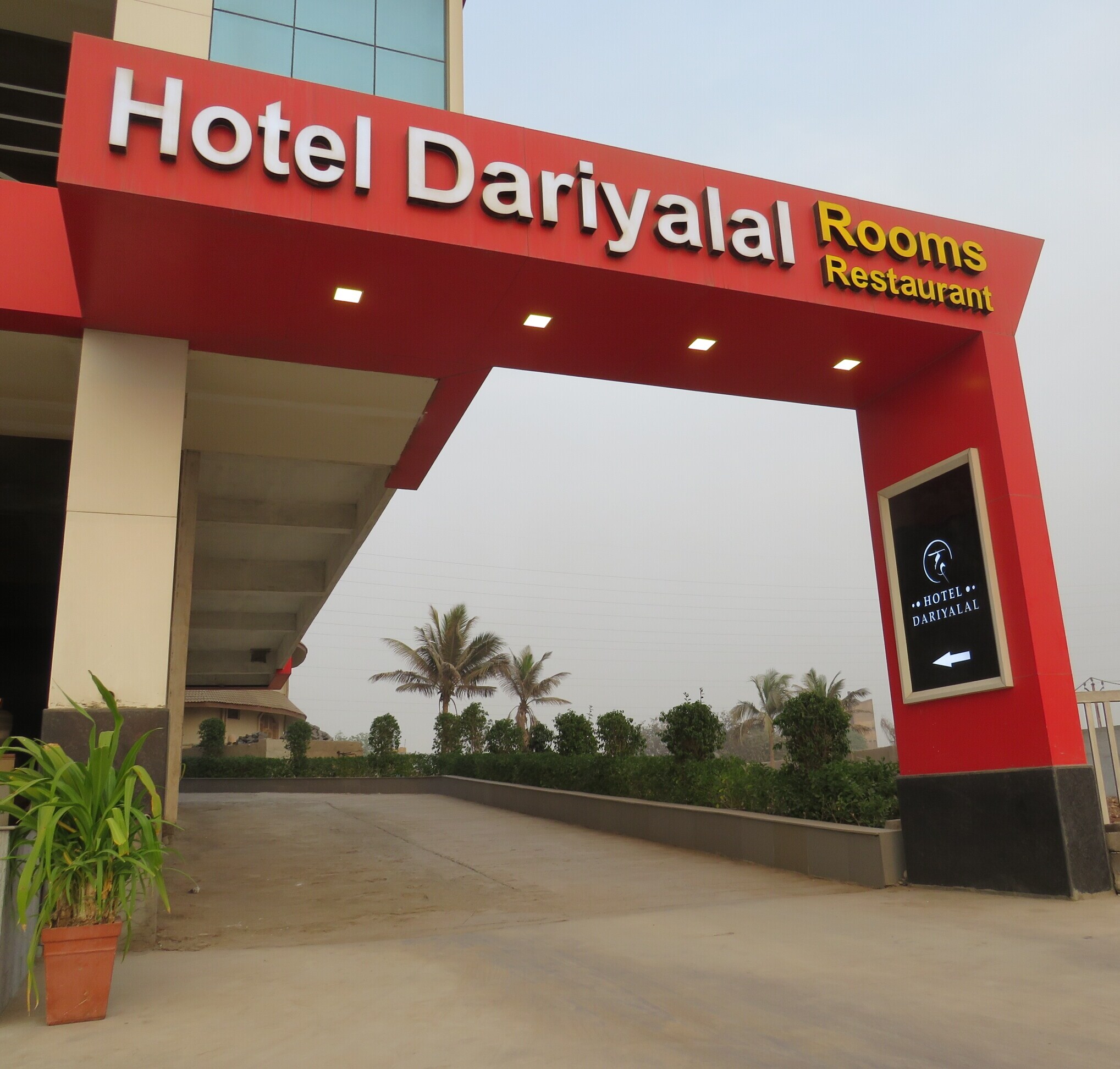 Dariyalal Hotel - Tap to explore photos