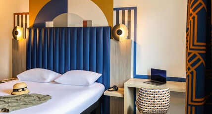Ibis Styles Saint-Quentin Room Type - Family room with 1 double bed + 1 sofa (can be converted to 2 single beds)