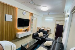 Peaceful Ved Van View Apartment Hyde Park Noida