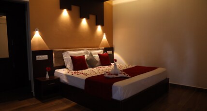 IGLOO HERITAGE RESORTS Room Type - Royal Suite AC Room With Bathtub And Balcony