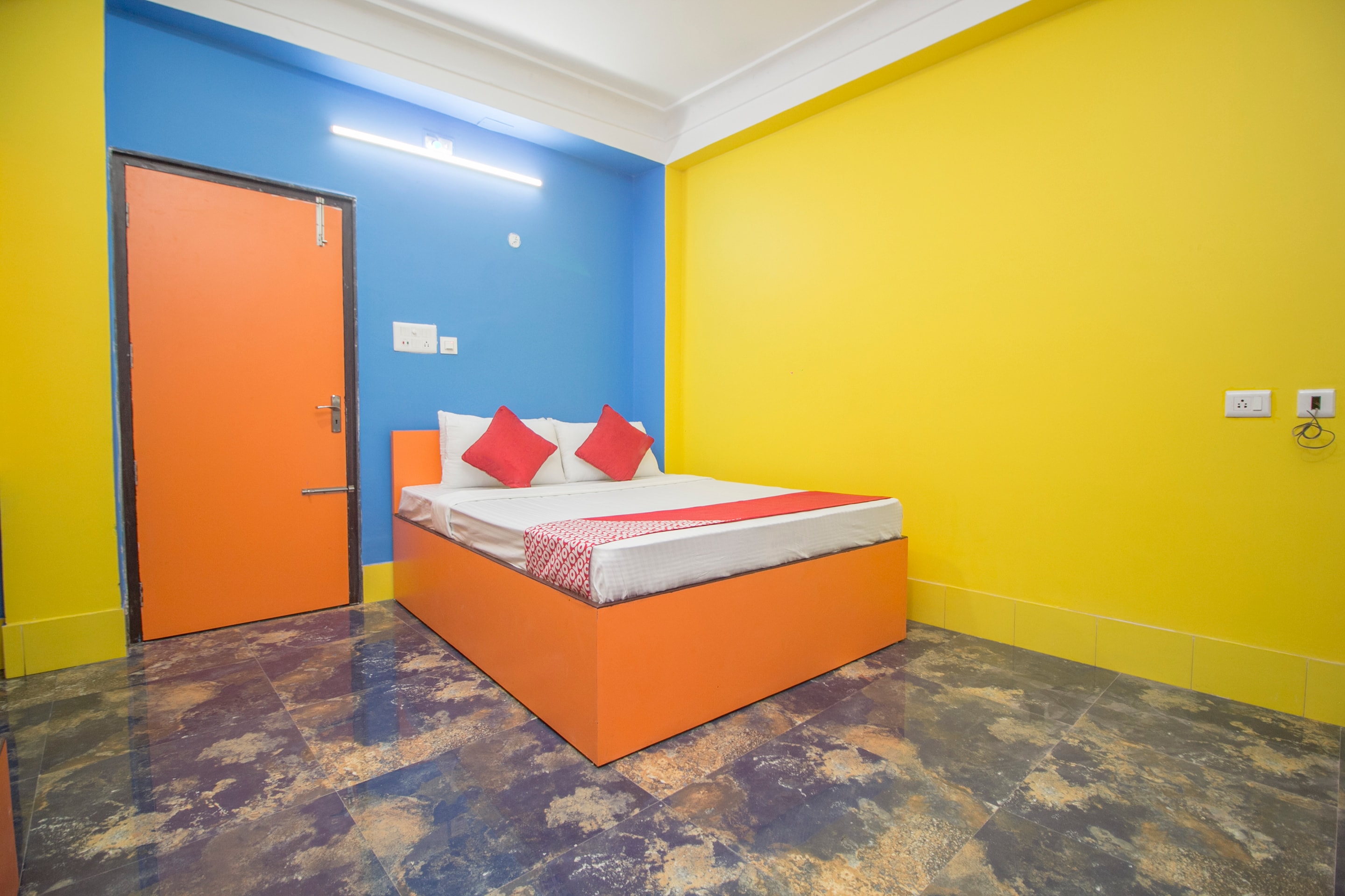 Collection O Relax Hotel - Tap to explore photos