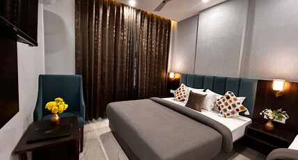 Perfectstayz Premium Laxmi Heritage Room Type - Executive Room with Room heater