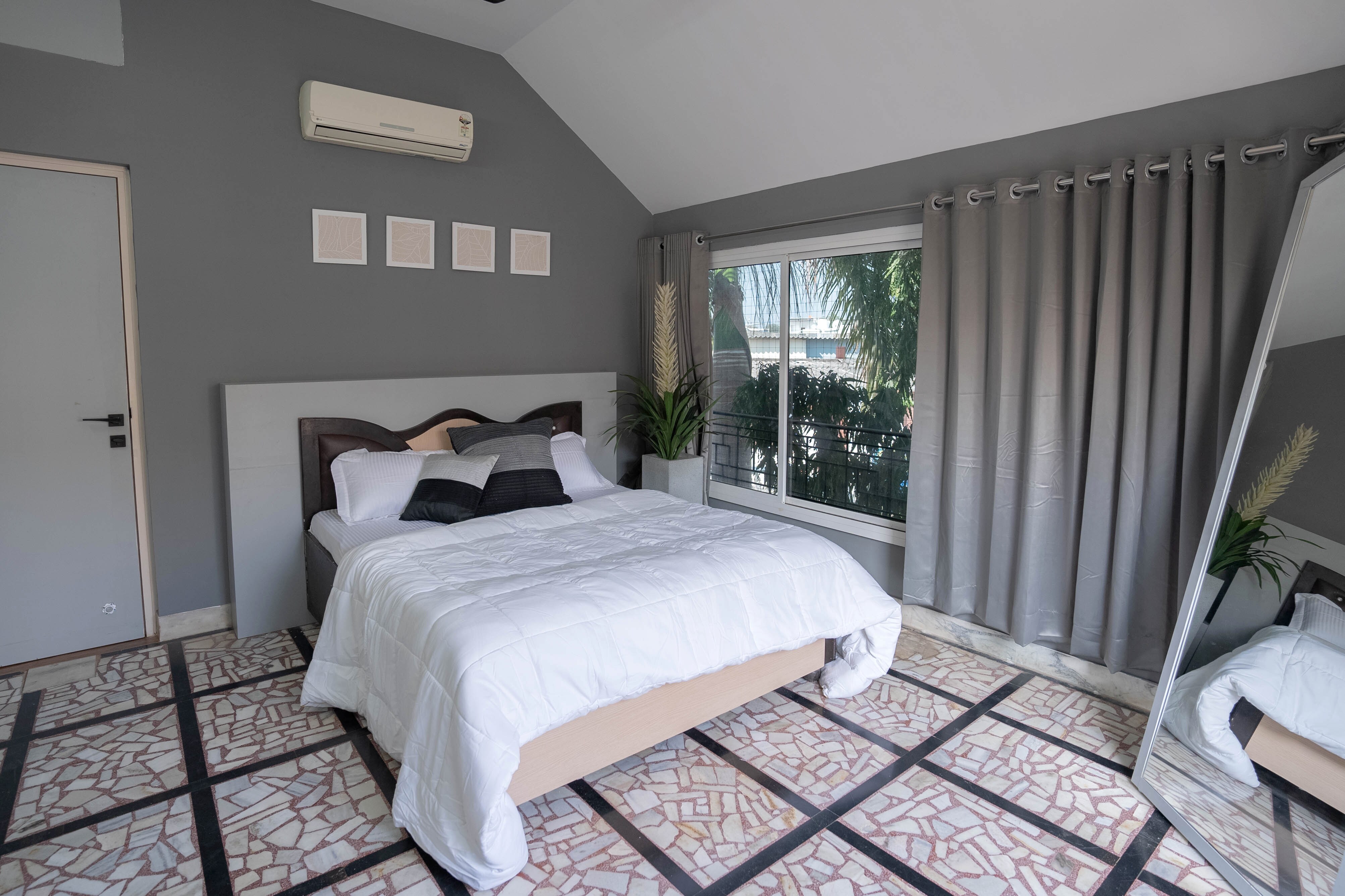 The Lavish Affair 4BHK Villa - Tap to explore photos