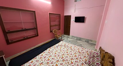 Padma Residency | 750M From Railway Station Room Type - Bedroom 1