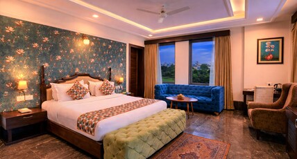 The Colonial - A Lake View Hotel in Udaipur Room Type - Royal Suite With Couple Jacuzzi