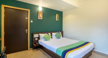 Itsy Hotels Vijaya Residency Room Type - Economy Room
