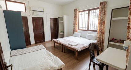 Omji Ashram - Maa Anandmayi Room Type - Deluxe Triple Room