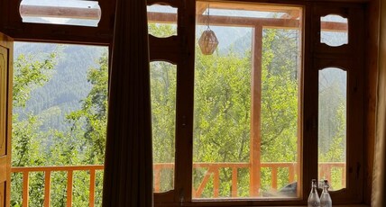 Avasaa Cafe and Stay Room Type - Room With Mountain View- Samsara
