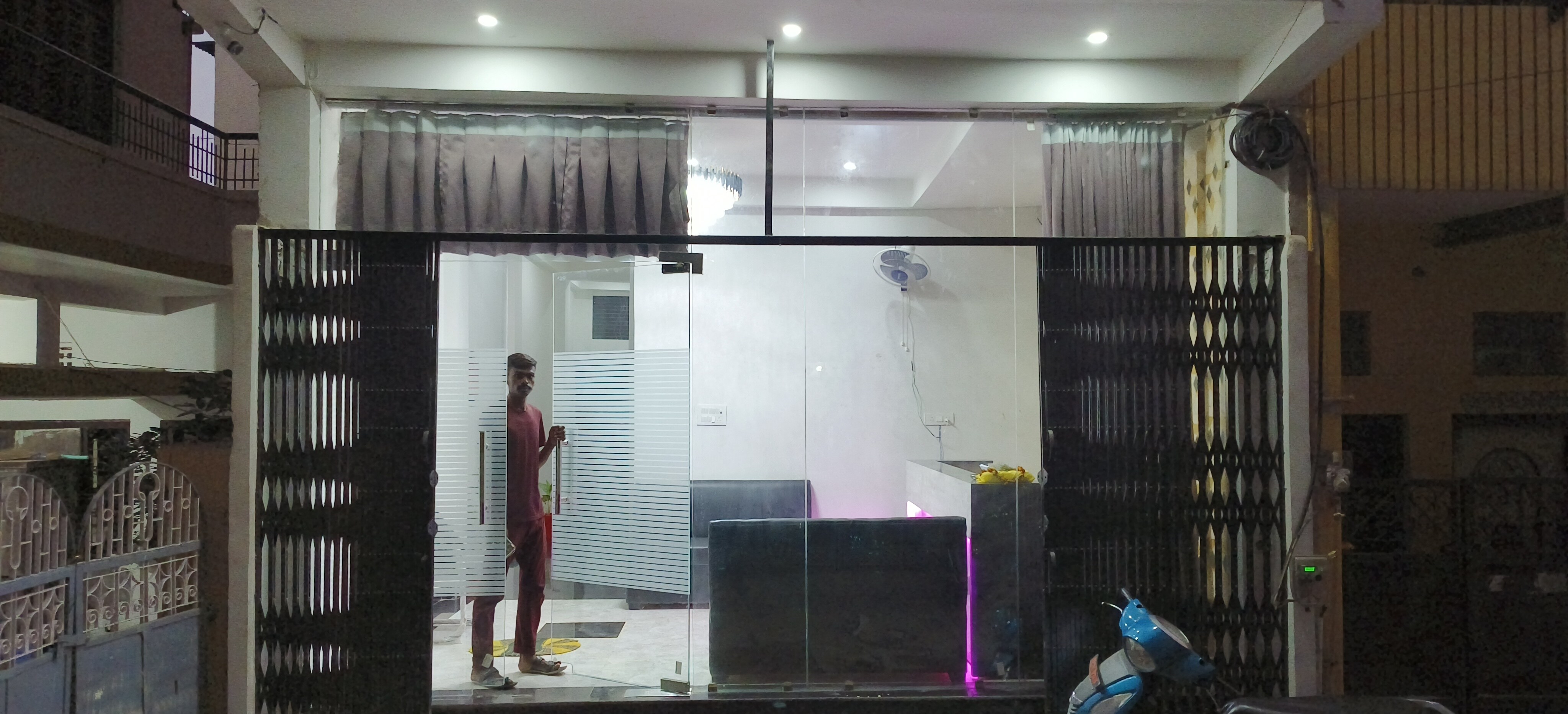 MARUTI ( P) GUEST HOUSE - Tap to explore photos