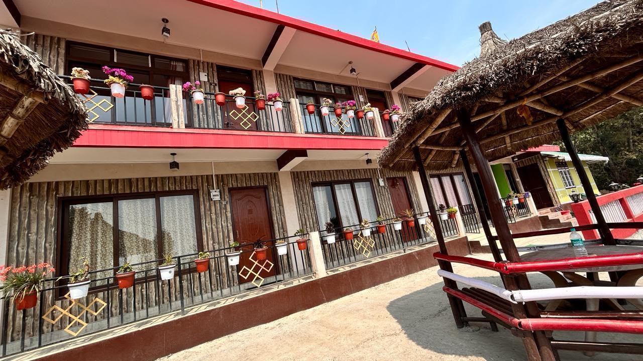 DEALO HIMALAYAN HOMESTAY - Tap to explore photos