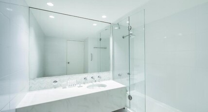 Vibe Hotel Sydney Room Type - Guest Room Queen