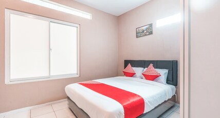 Hotel O J&b Room Pramuka Room Type - Indonesia Deluxe Double