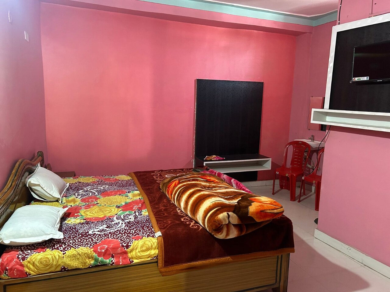 Govindam Hotel and Marriage Hall - Tap to explore photos