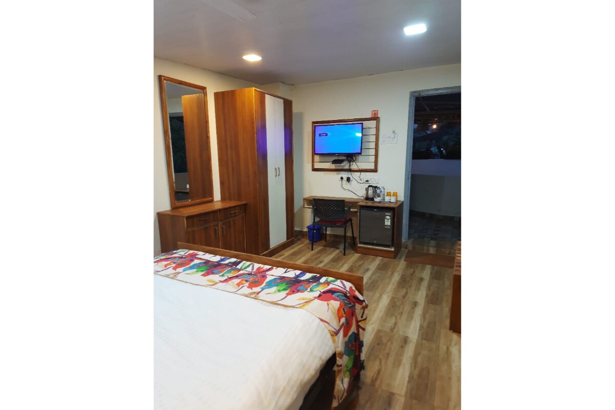 CORAL BEACH HOTEL CANDOLIM - Tap to explore photos