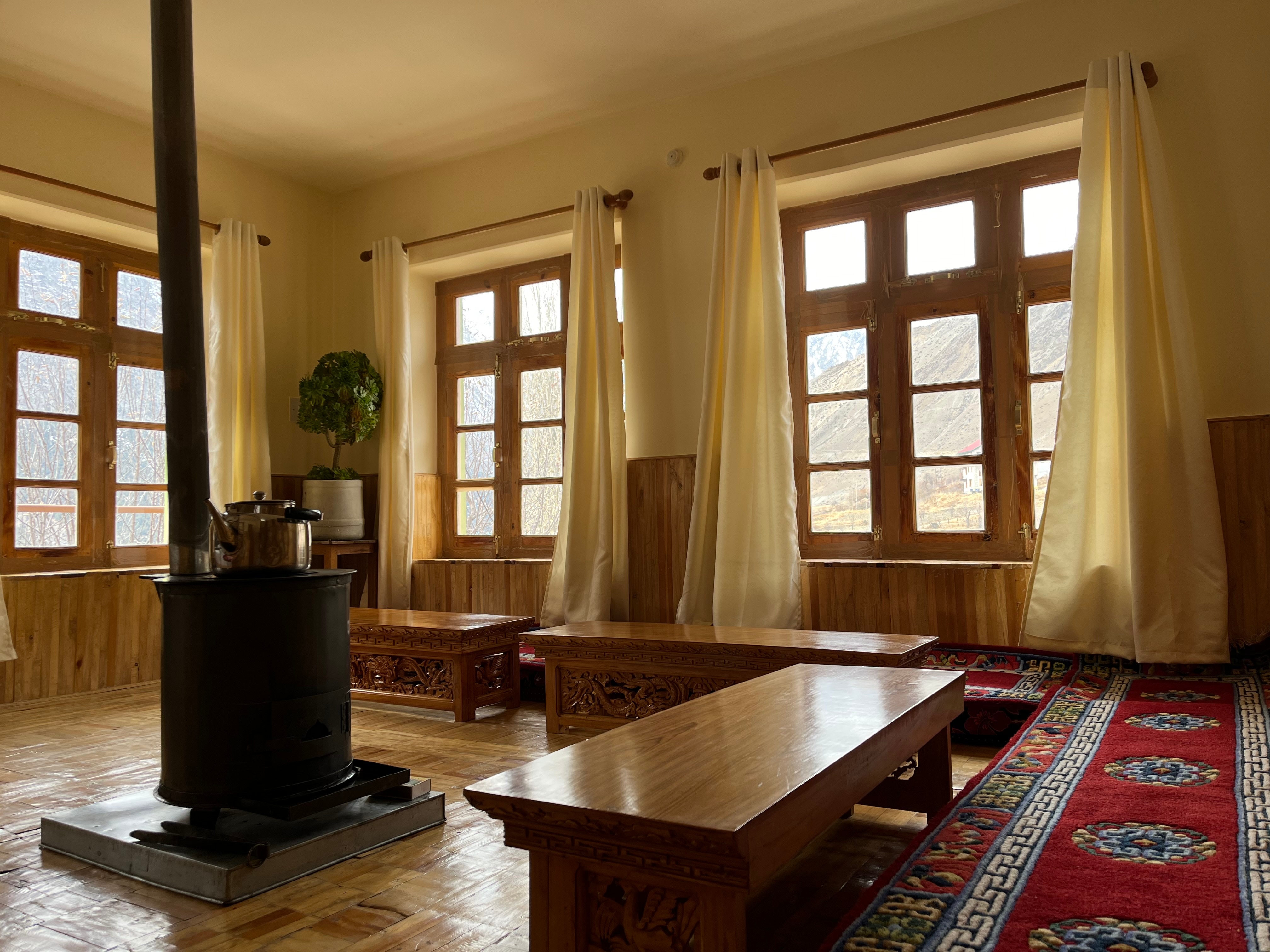 SNOWFLAKE HOMESTAY - Tap to explore photos
