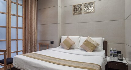 Hotel Rooms Dadar Room Type - Deluxe Double Room