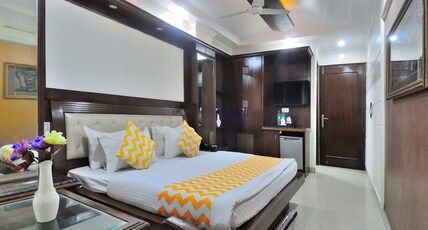 HOTEL GEESON NEW DELHI RAILWAY STATION - PAHARGANJ Room Type - Deluxe Double Room HOTEL GEESON NEW DELHI RAILWAY STATION - PAHARGANJ Room Type - Deluxe Double Room