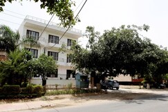 HollyHocks Residency