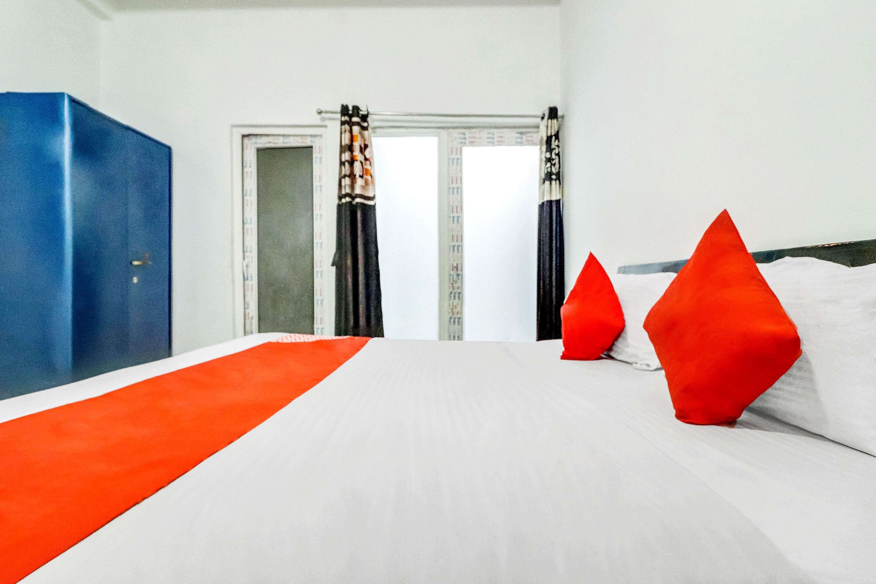 Hotel O HOME STAY HOTEL - Tap to explore photos