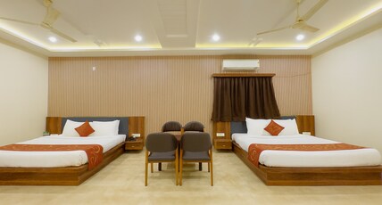 Hotel Jyotirlinga - One Way Transfer to Mahakal Temple Room Type - Family Room
