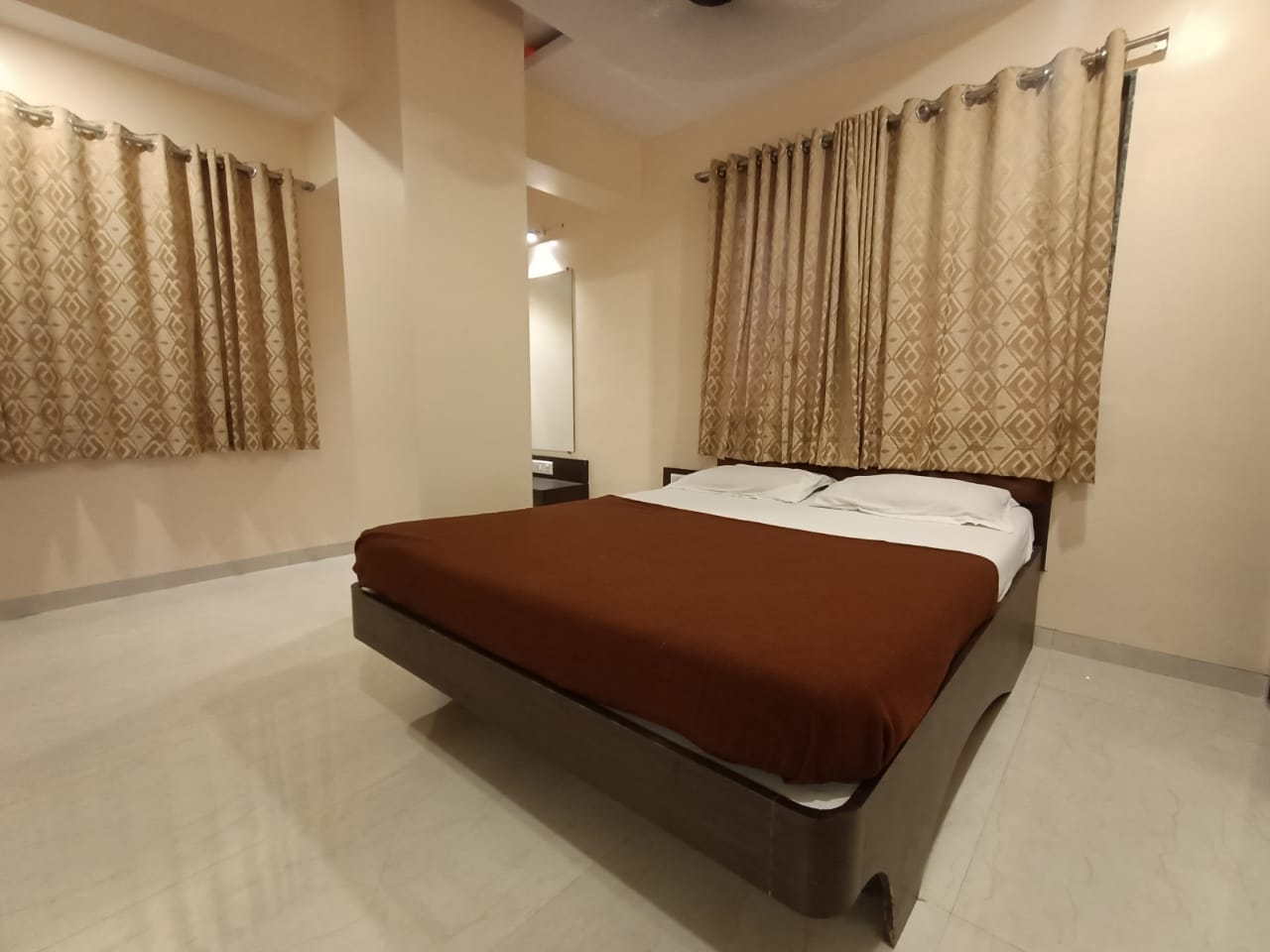 Girija Payyade Hotel - Tap to explore photos