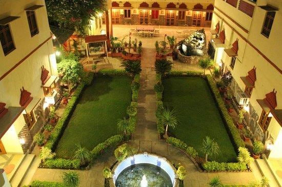 Ishwari Niwas Palace - Tap to explore photos