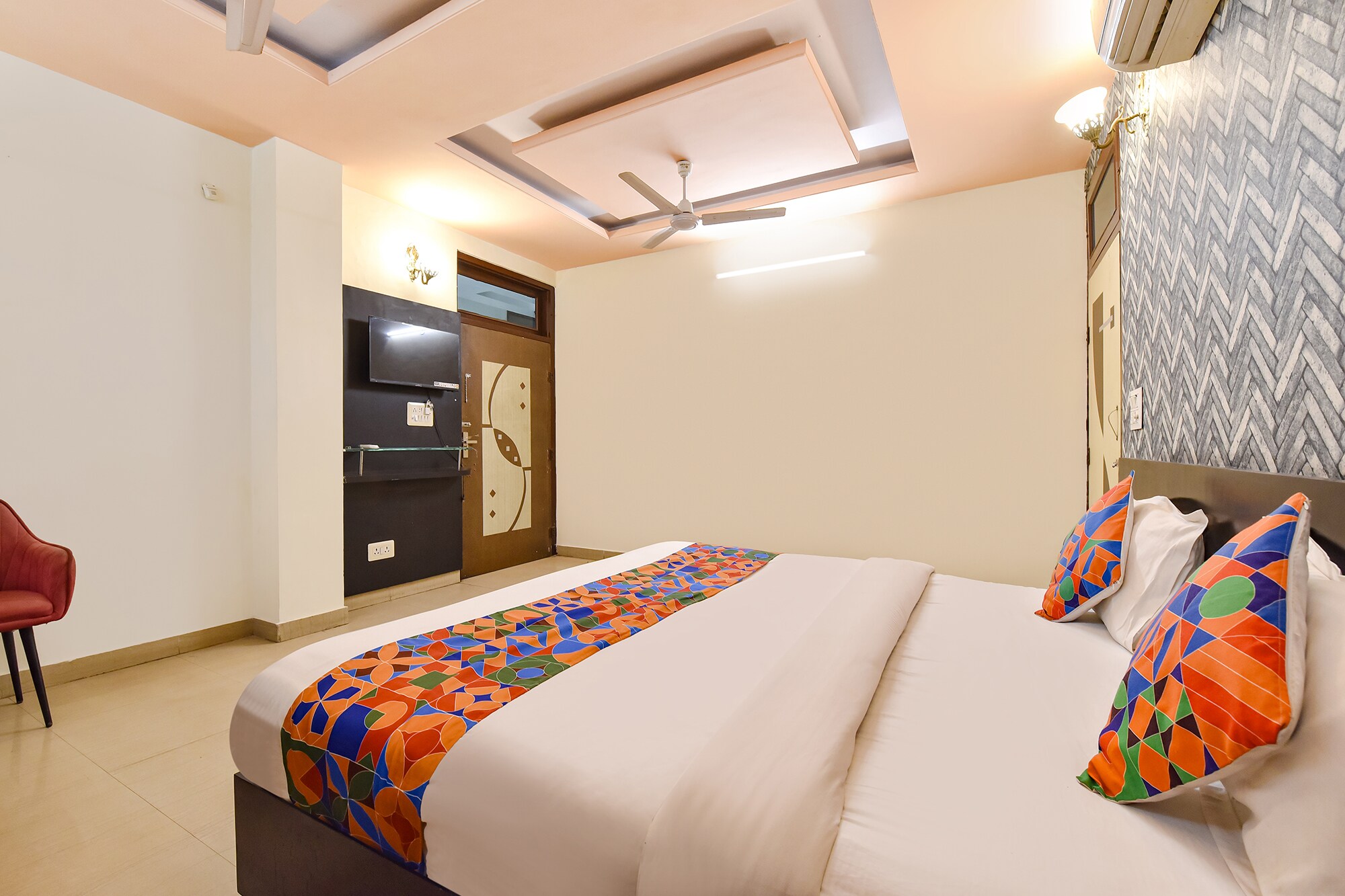 FabHotel Moon Stone, Near Jawahar Circle - World Trade Park - Tap to explore photos