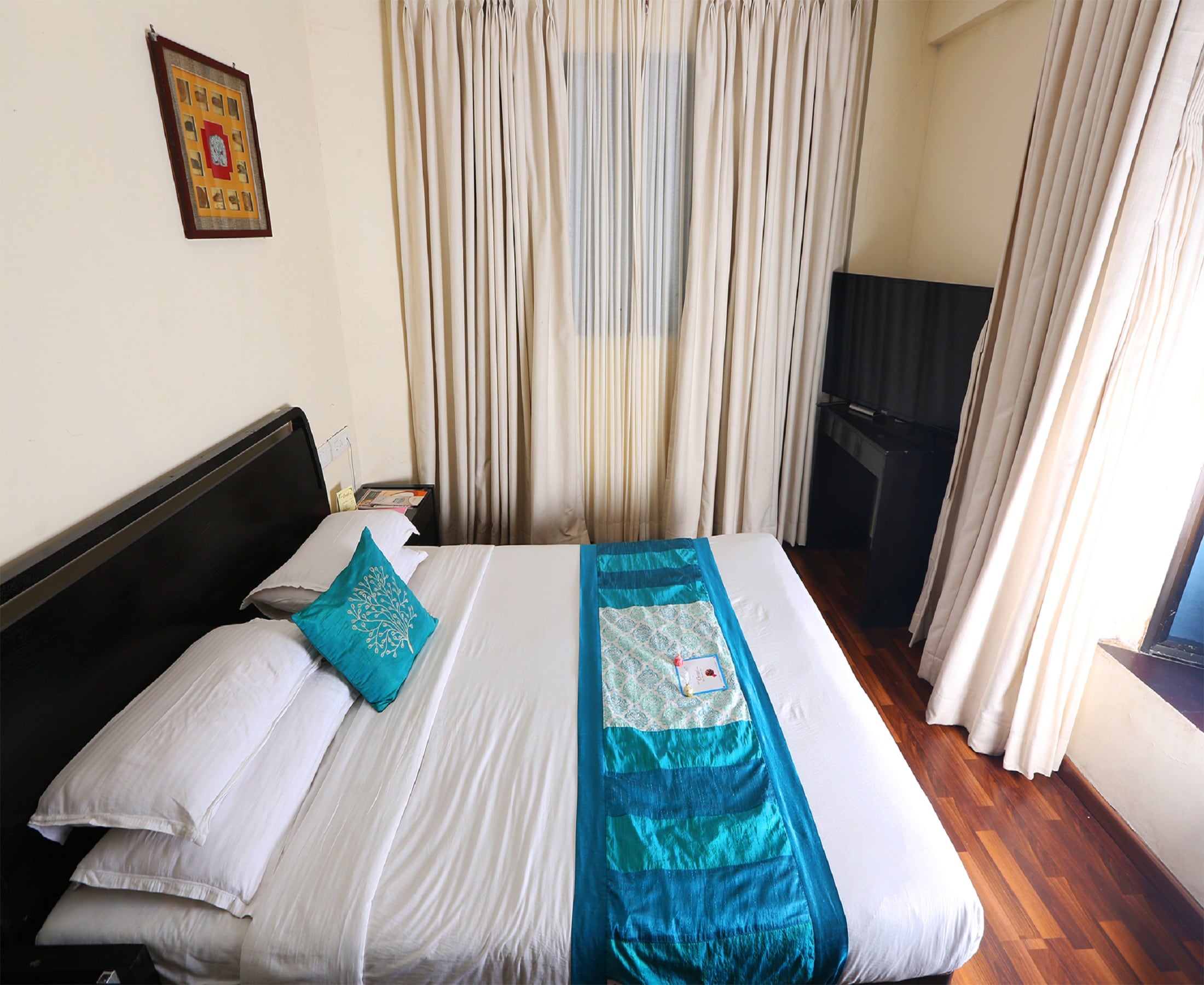 Hotel Orritel West - Tap to explore photos
