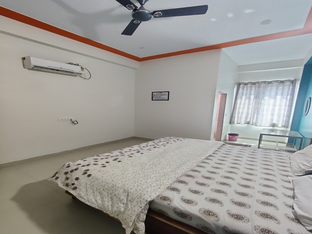 Prem Bhawan Guest House - Tap to explore photos