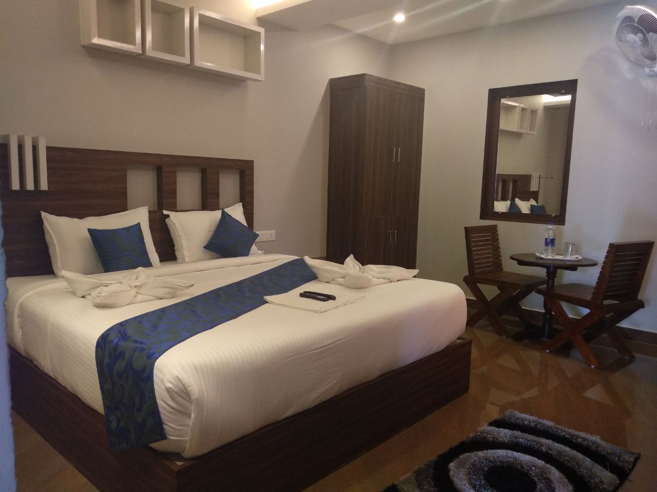 Guru Bhavan Inn - Tap to explore photos