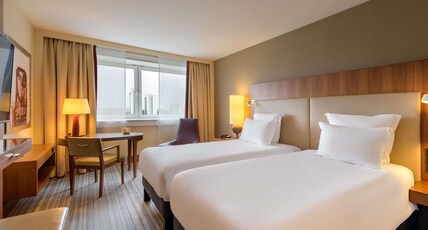 PULLMAN COLOGNE Room Type - Superior Room with 2 single beds