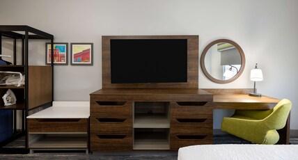 Hampton Inn Alpharetta/Roswell, GA Room Type - KING STUDY-NON SMOKING