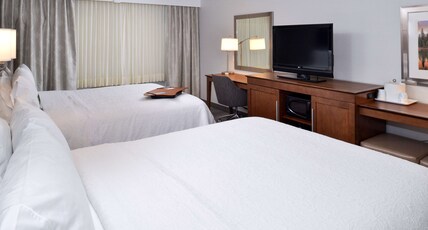 Hampton Inn & Suites by Hilton Calgary University NW Room Type - 2 QUEEN BEDS  NONSMOKING