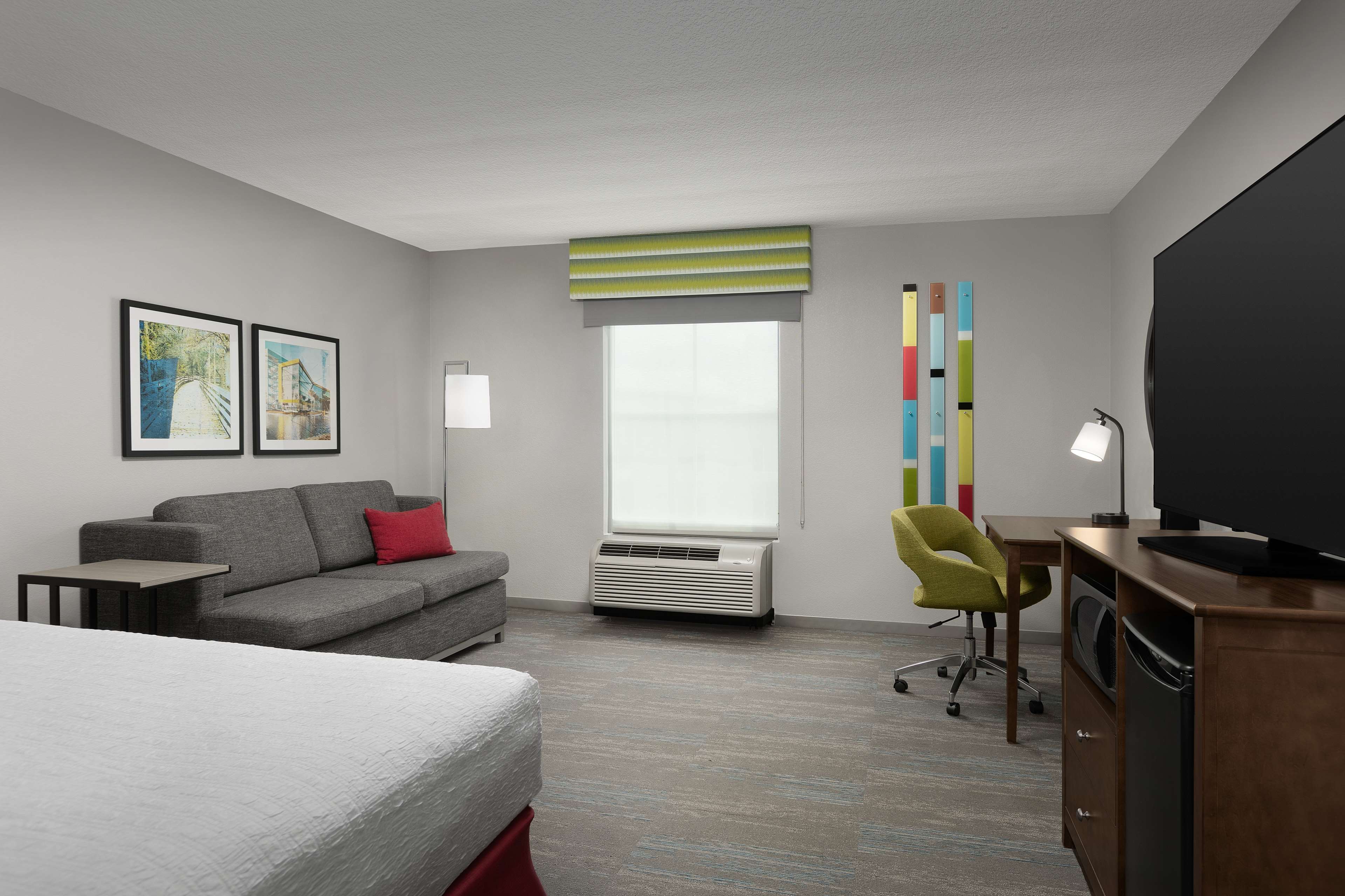 Hampton Inn & Suites Altamonte Springs - Tap to explore photos