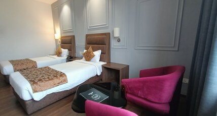 Hotel Rudra Continental Room Type - Deluxe Room