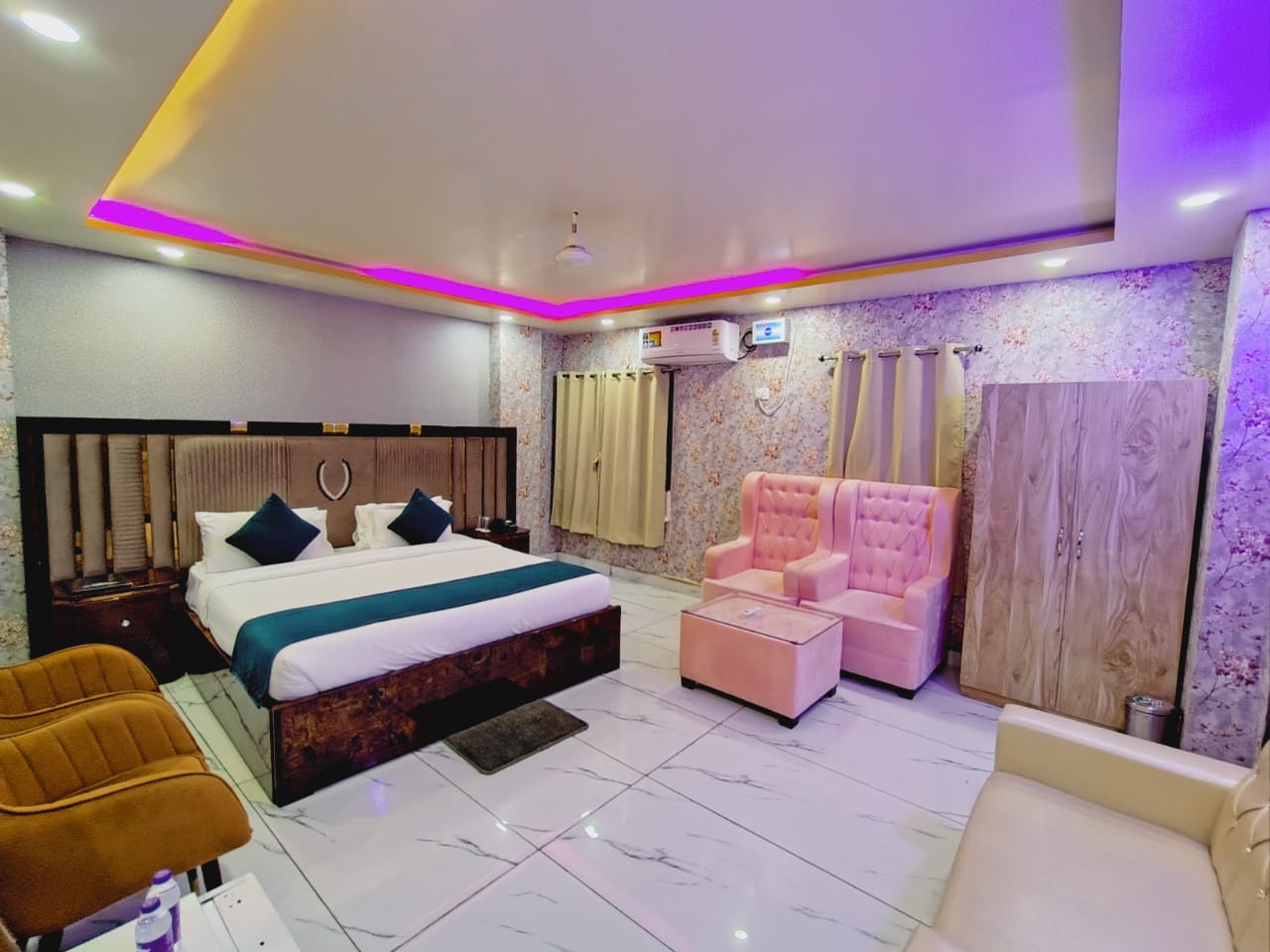 Hotel Diamond Regency - Tap to explore photos