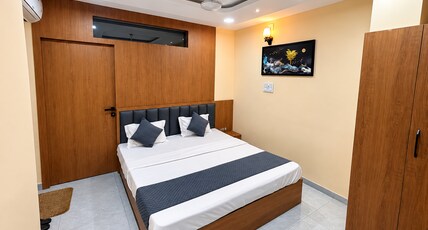 StayGuru Hotel Paradise Inn Room Type - SUITE ROOM StayGuru Hotel Paradise Inn Room Type - SUITE ROOM