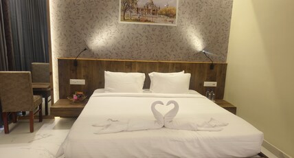 Hotel Palace View Room Type - King Deluxe Room