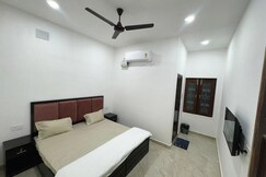 Divine Kashi   Near Shree Kashi Vishwanath Temple