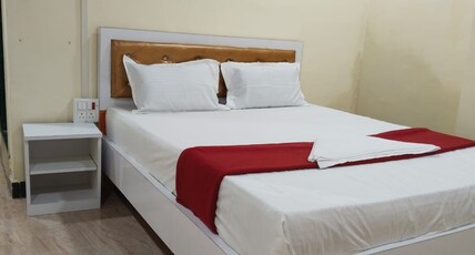 SAI VILLA LOADING AND BOARDING Room Type - Deluxe Double Bed Room with City View