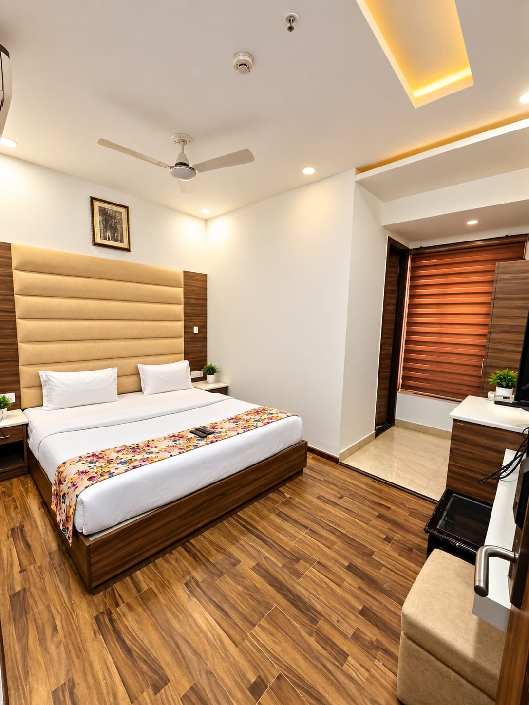 Hotel Yonit Inn by Elaris Hospitality - Tap to explore photos