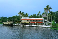 Vembanad Village Backwater Resort