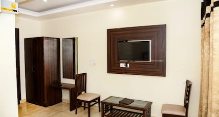 Hotel Grand In Near 2 Min From Vaishali Metro Station Room Type - Deluxe Room Hotel Grand In Near 2 Min From Vaishali Metro Station Room Type - Deluxe Room